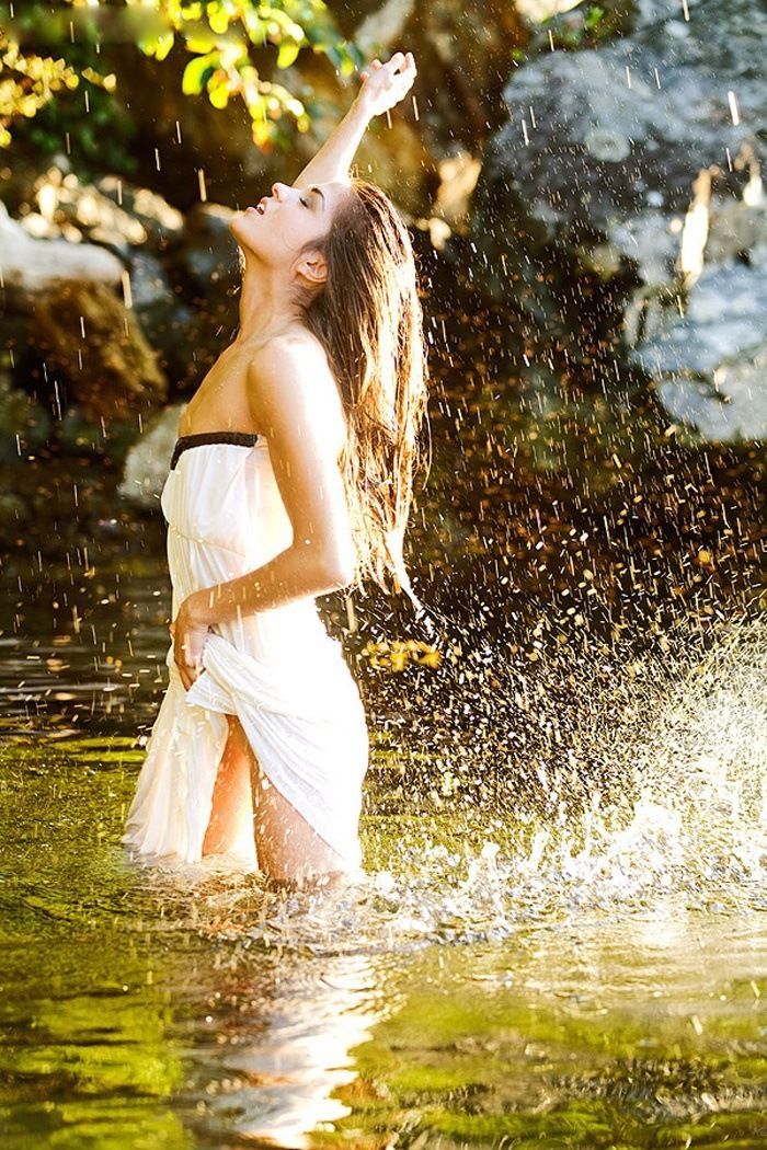 Marie Avgeropoulos in Fuxin