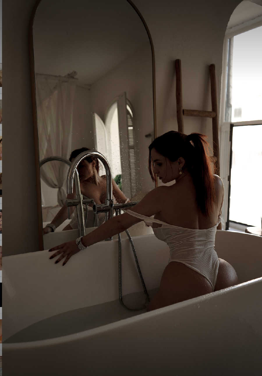 A playful frame from Miranda Faith nude — online in Fuxin