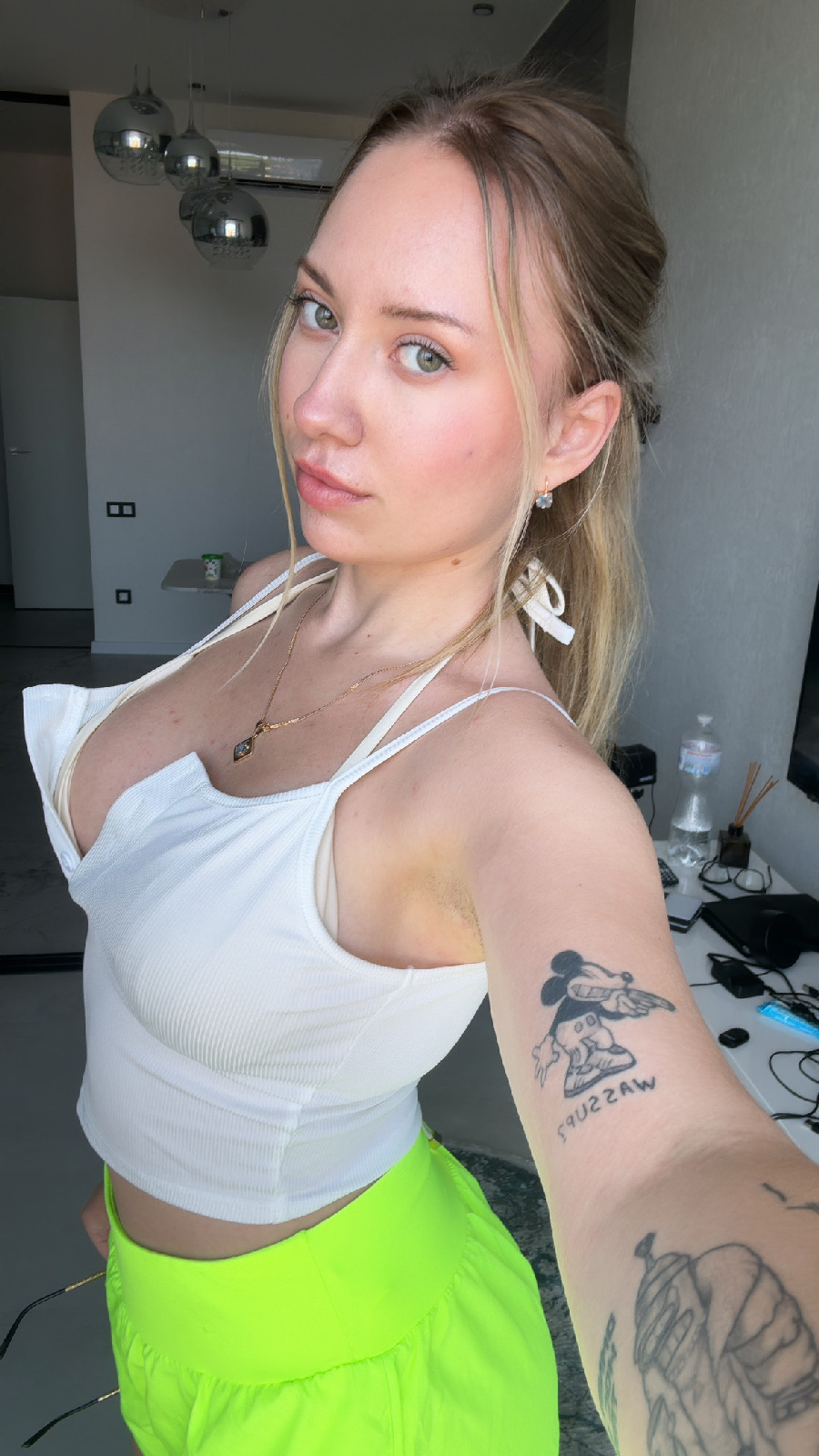 KateV in her underwear in Fuxin