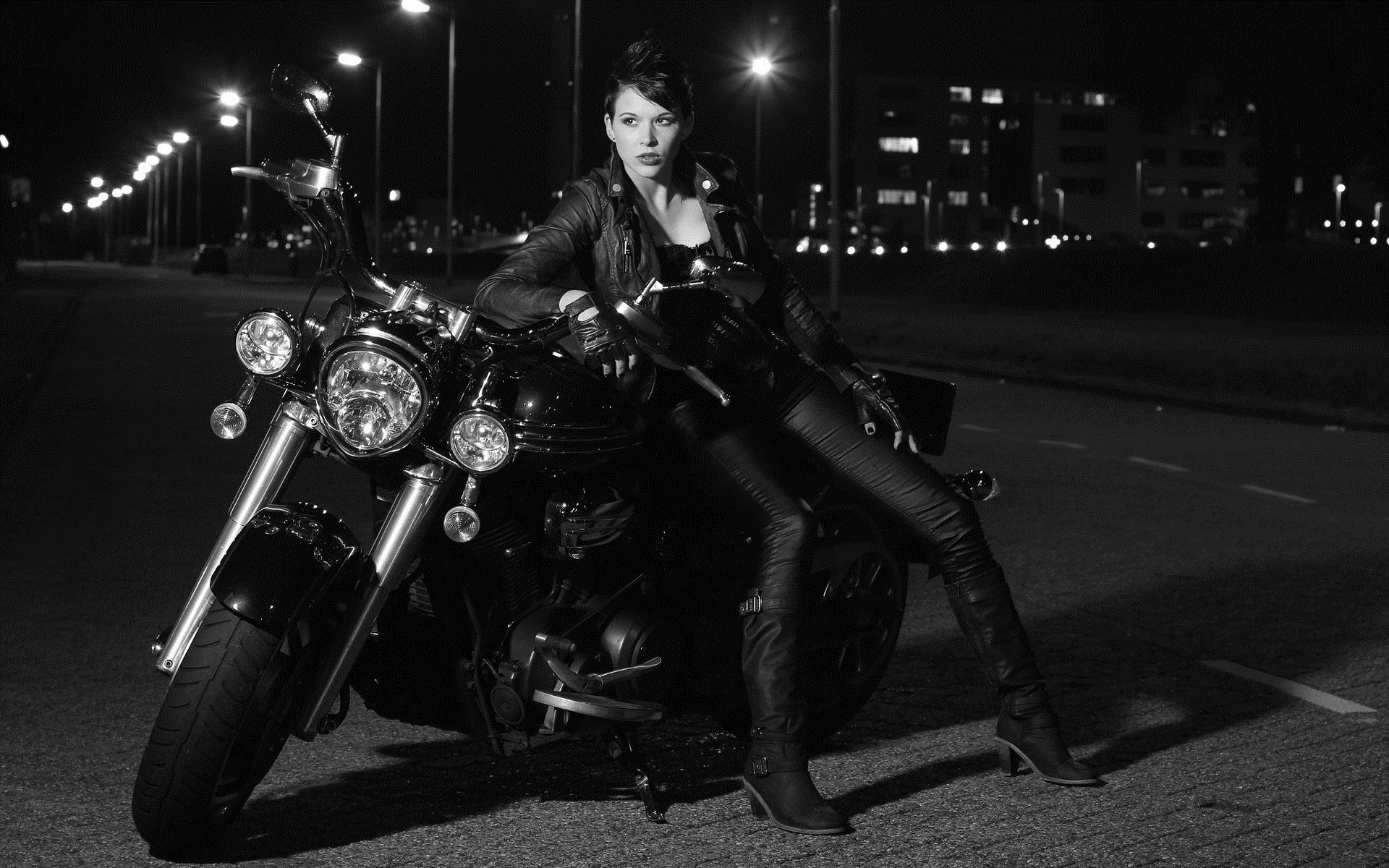 Photo Beautiful girls and motorcycles in Fuxin