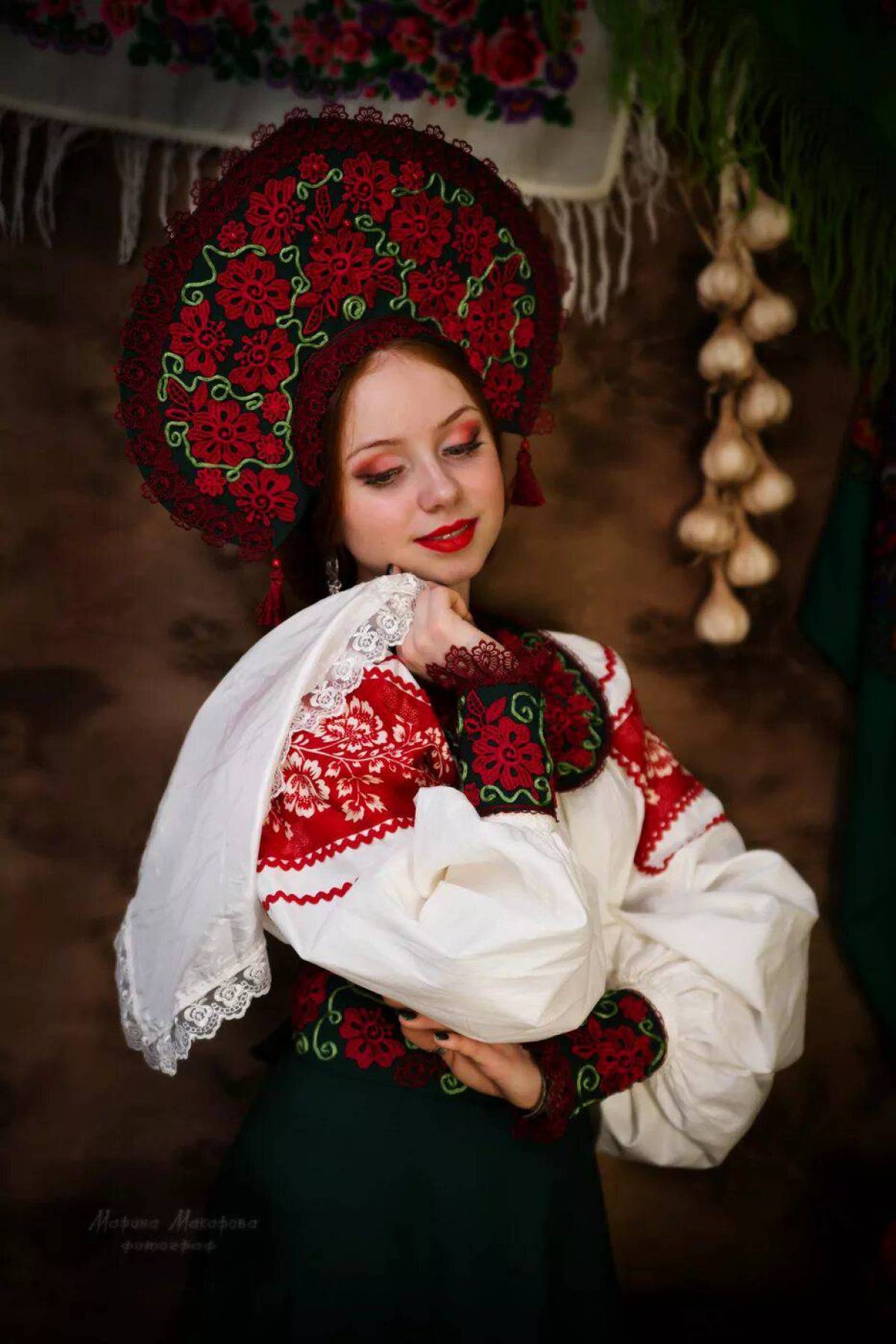 Women in Slavic costumes underwear in Fuxin