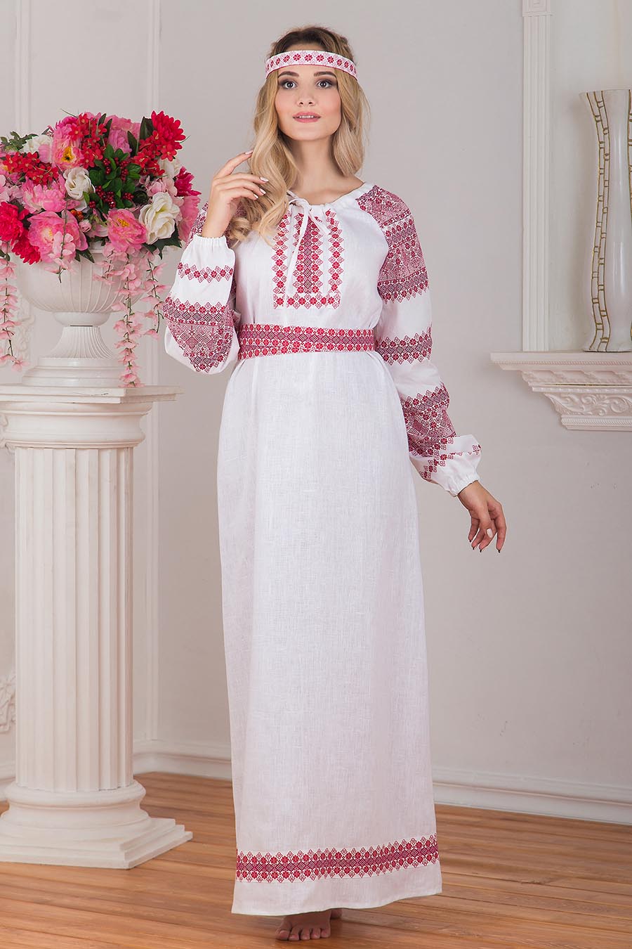 Women in Slavic costumes in Fuxin