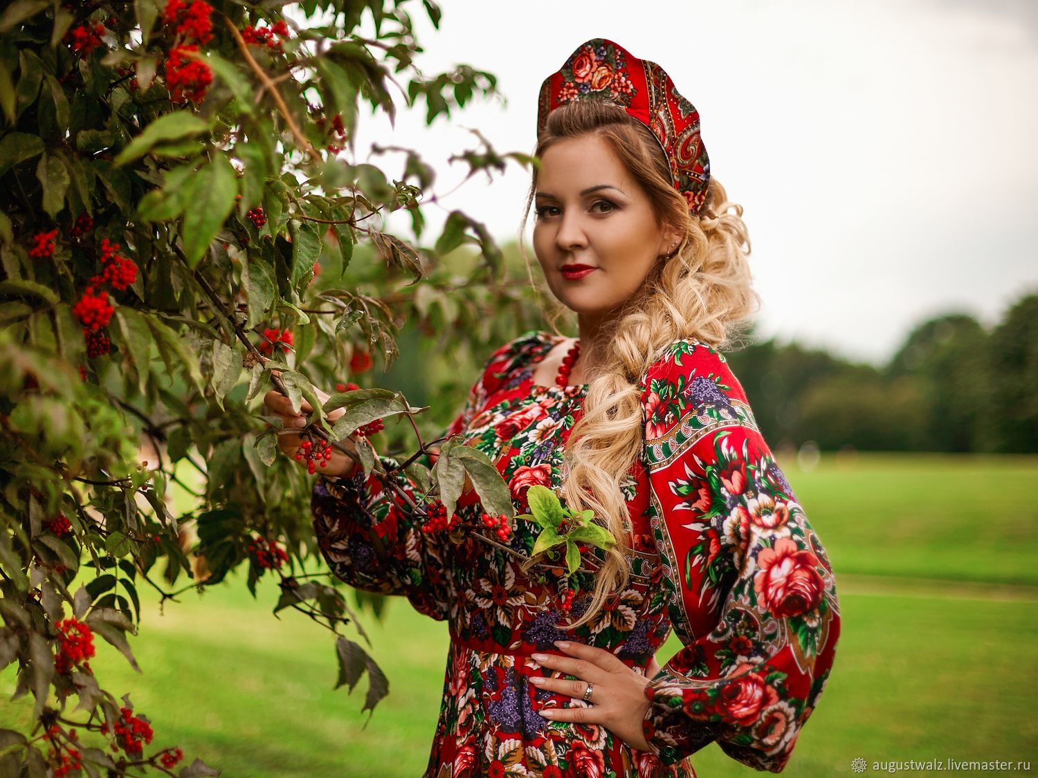 Women in Slavic costumes in Fuxin