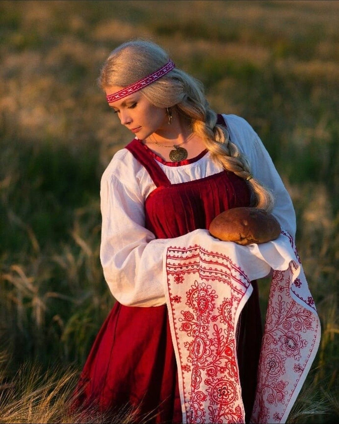 Girls in Slavic costumes in Fuxin