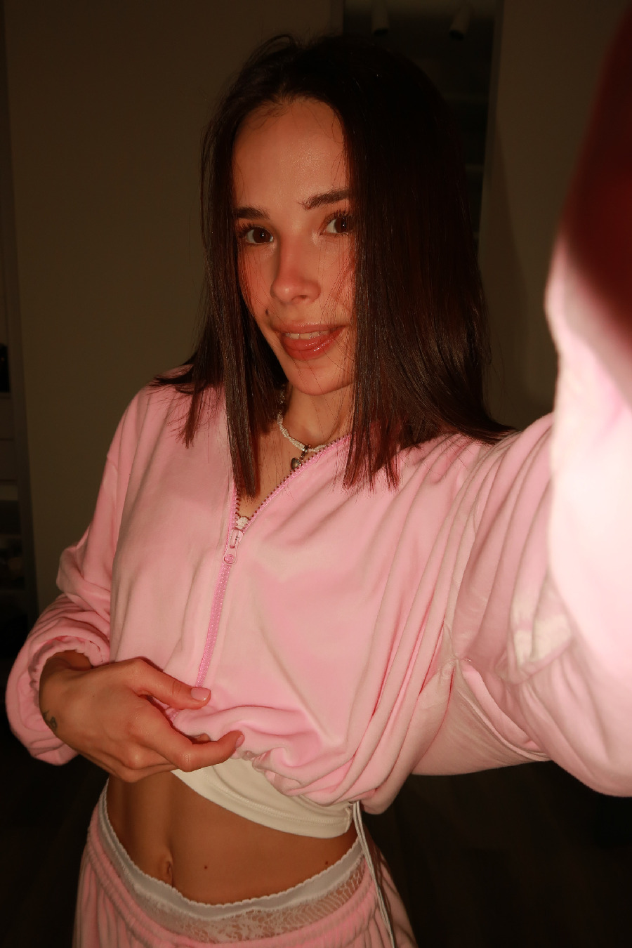 Tina brings the glow — live moments in Fuxin