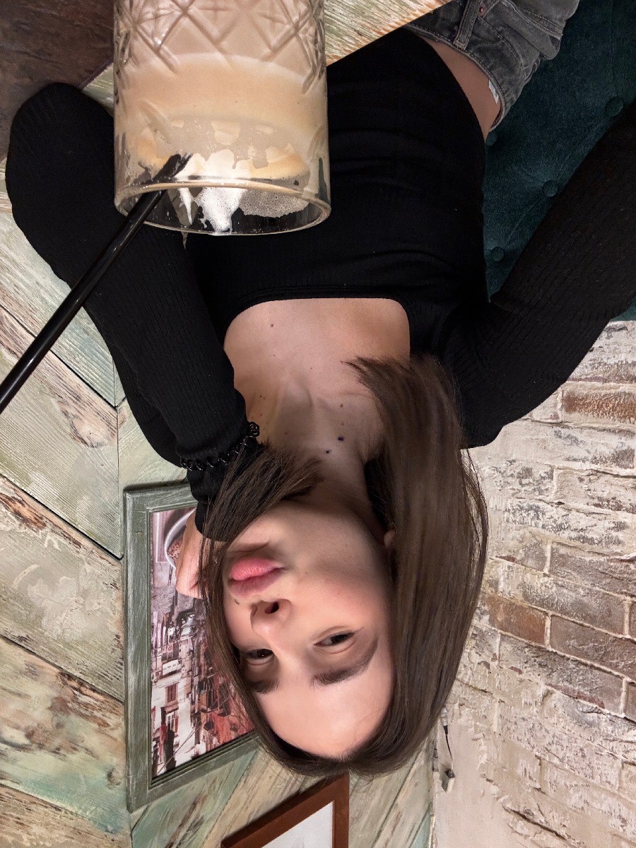 Fresh photos, fresh mood — Tina online in Fuxin